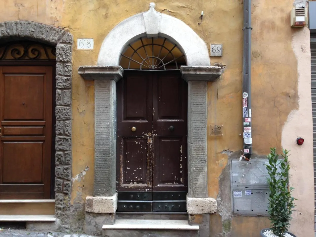 Trevi Fountain Apartment Rome Italy