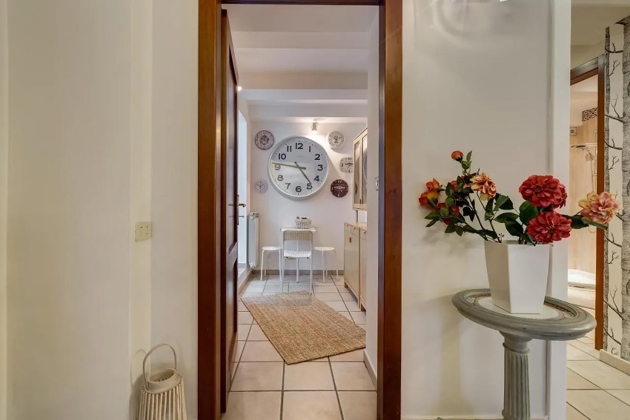 Trevi Fountain Apartment Rome Italy